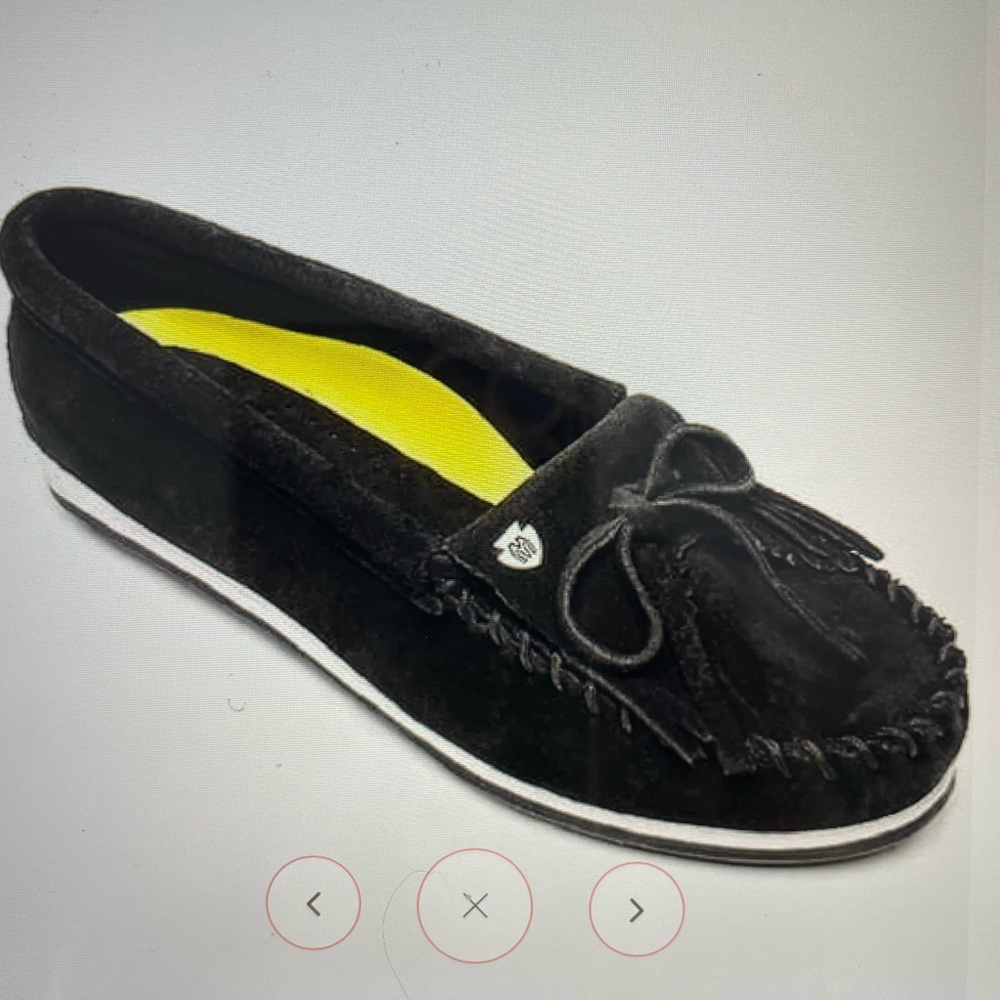 Minnetonka moccasins NWT